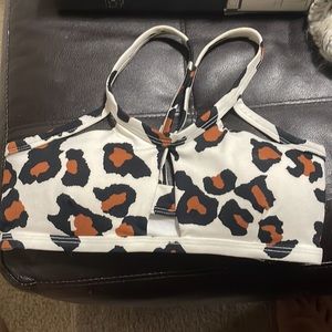 Bombshell Xs Queen Sports Bra In Leopard